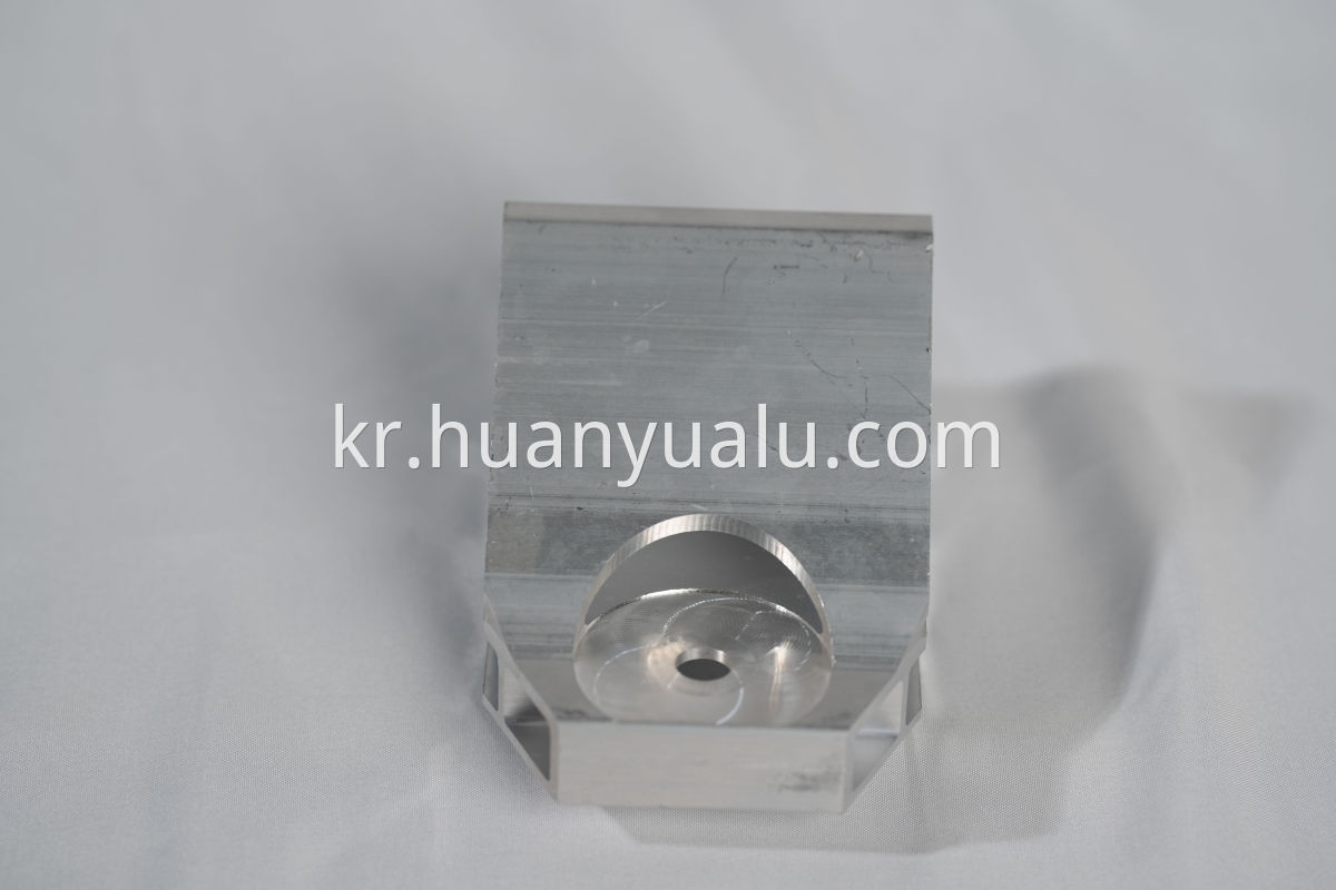 Battery tray